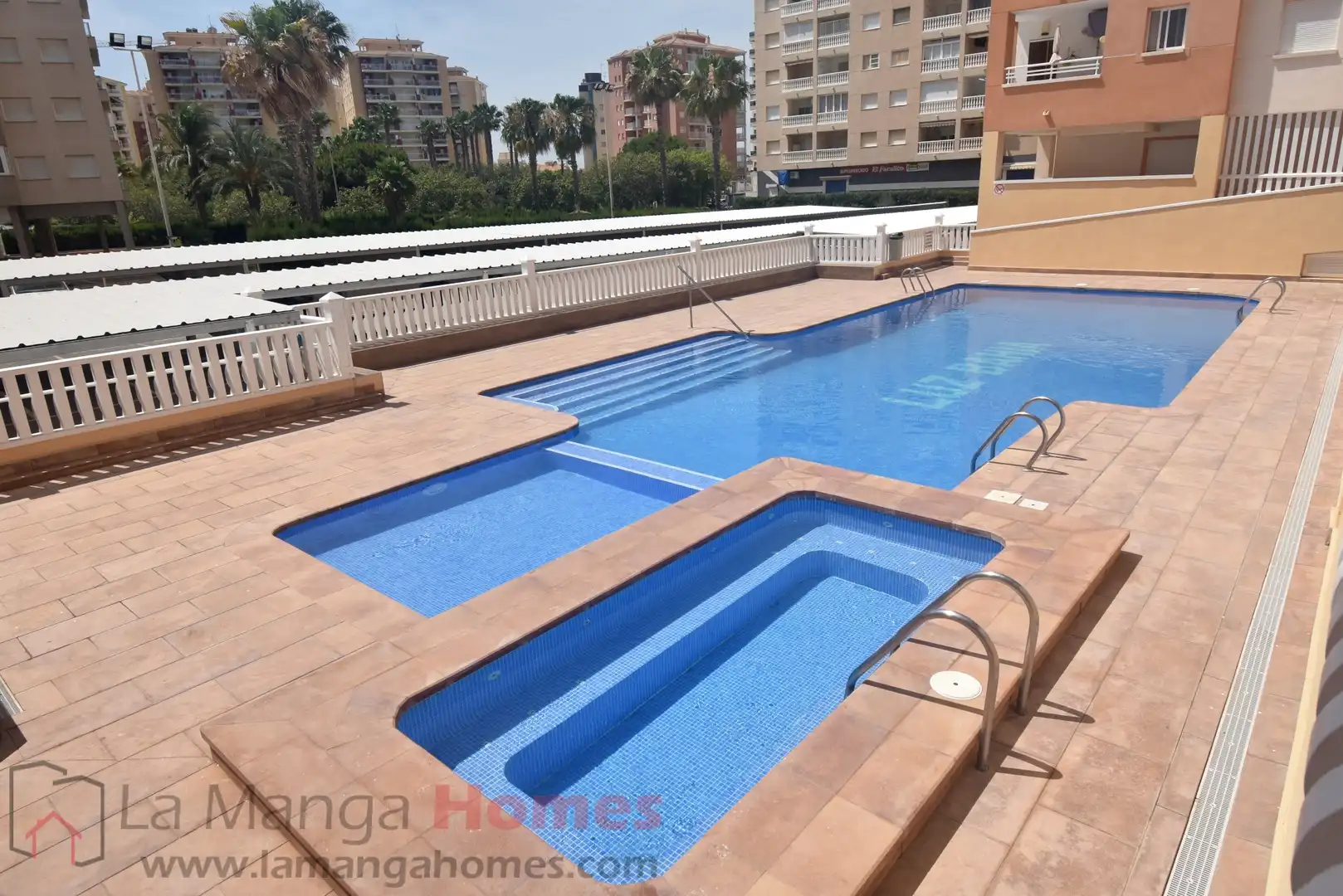 Apartament amb piscina en venda a Veneciola E 128