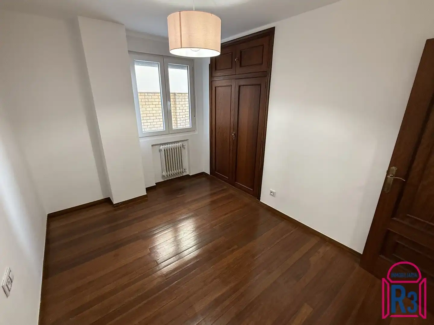 Schlafzimmer von Wohnung zur Miete in León Capital  mit Heizung und Terrasse