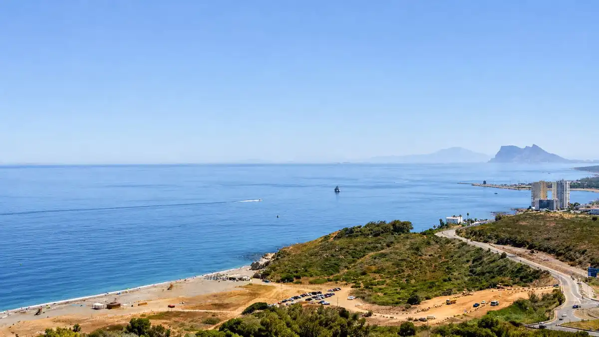 Vista exterior de Casa o xalet en venda en Sotogrande amb Aire condicionat, Jardí privat i Terrassa