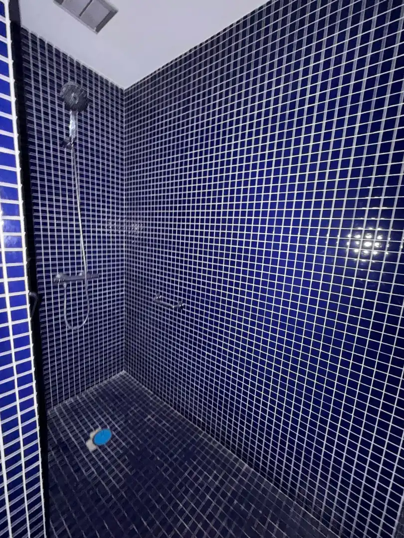 Bathroom of Flat for sale in Zaragoza  with Heating, Terrace and Furnished
