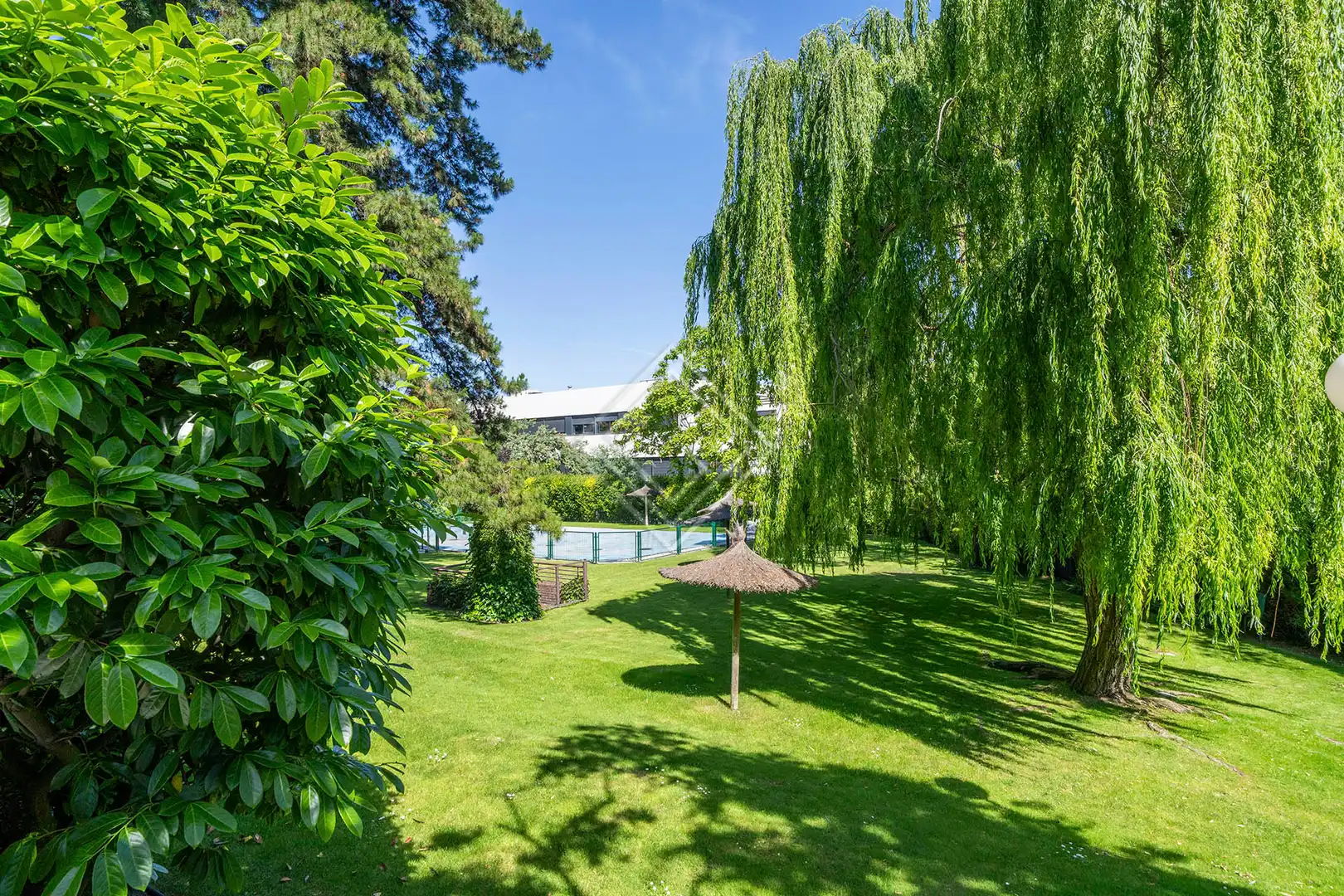 Jardín de Piso en venta en Madrid con Jardín privado, Terraza y Piscina comunitaria