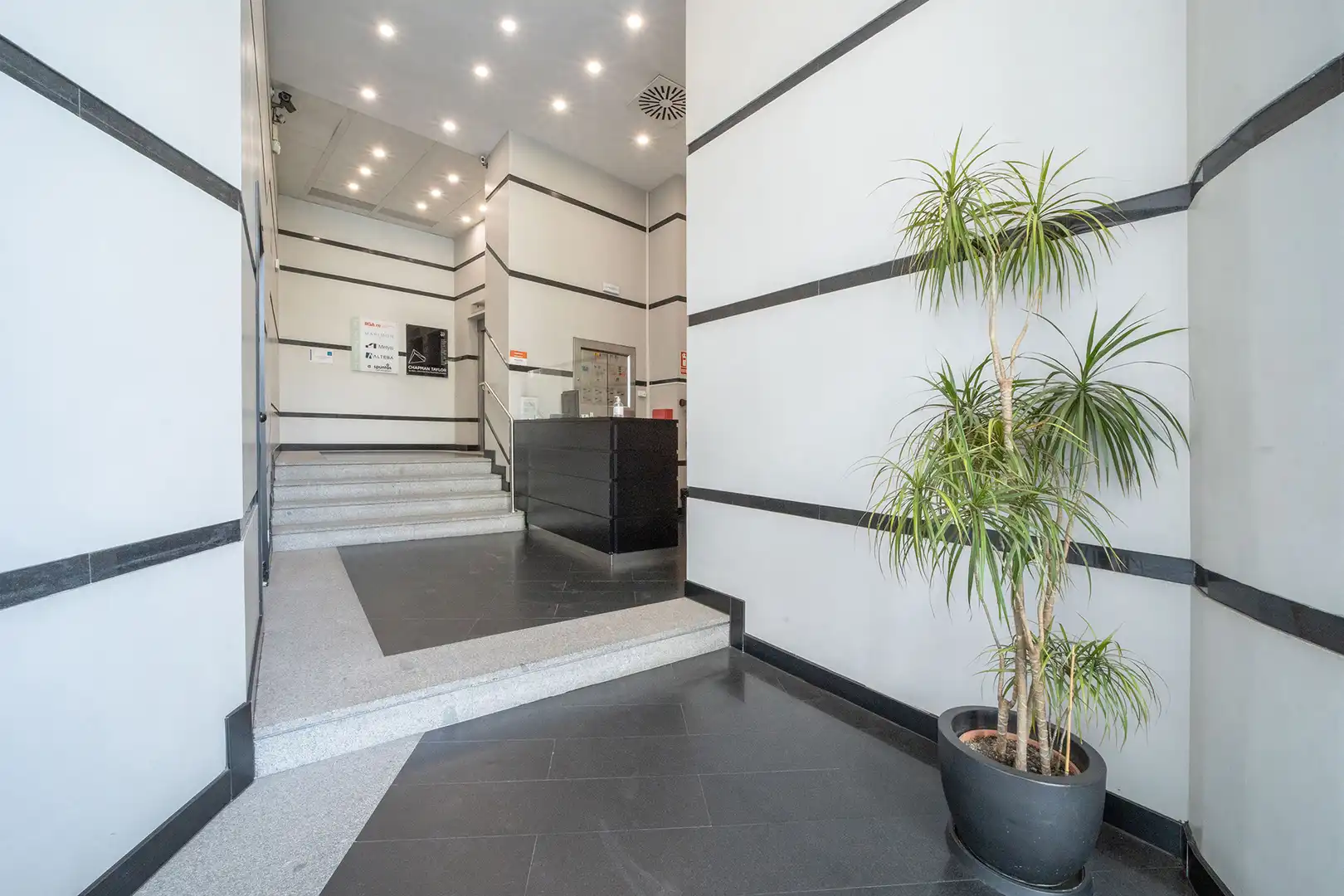 Office for rent in Madrid  with Air Conditioner and Heating
