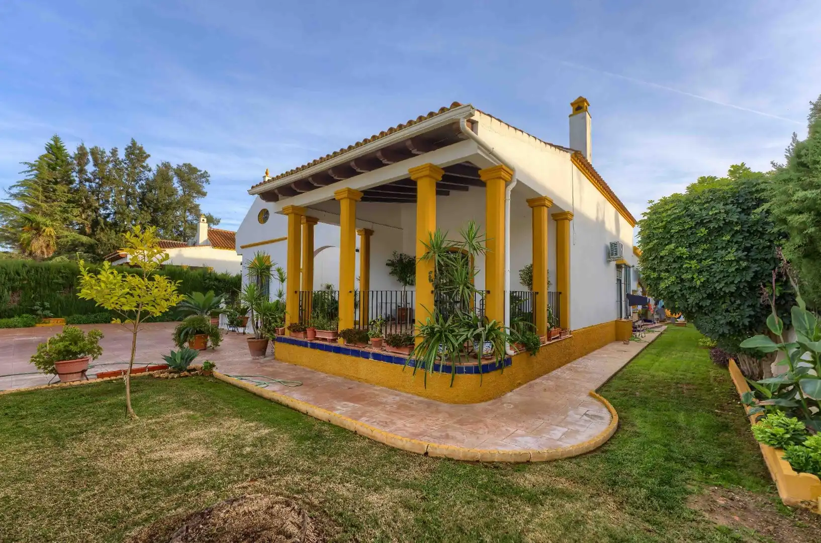 Garden of Houses for sale in Espartinas  with Air Conditioner, Private garden and Terrace
