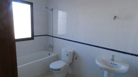 Foto 3 de Casa adosada en venta en Azuaga, Badajoz