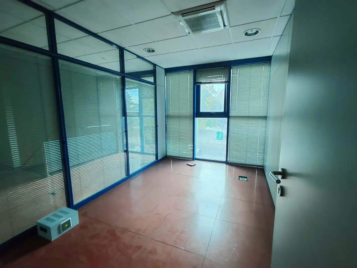 Edificio en venta en PRIMAVERA / AV. DE LAS ESTACIONES, Polígono de las Monjas