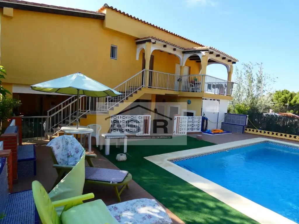 Piscina de Casa o chalet en venta en Alzira con Aire acondicionado, Jardín privado y Terraza