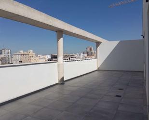 Terrassa de Pis de lloguer en  Valencia Capital amb Aire condicionat, Terrassa i Traster