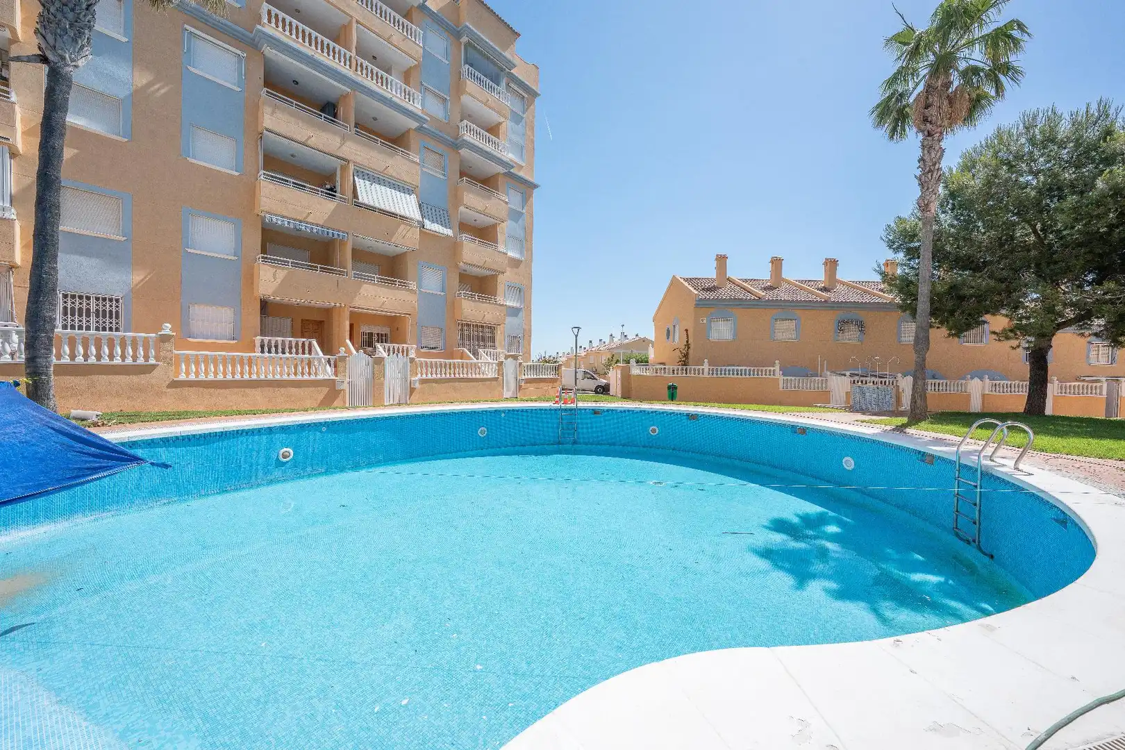Piscina de Casa o xalet en venda en Elche / Elx amb Piscina comunitària