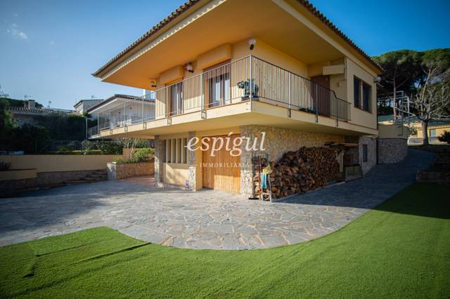 Casa-chalet en Venta en esglesia en Fenals