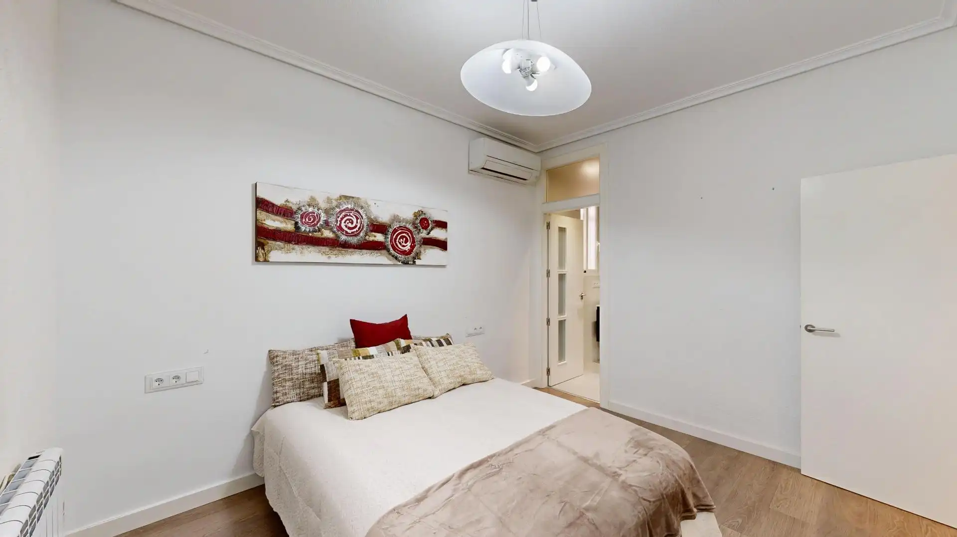 Bedroom of Flat for sale in Cartagena  with Air Conditioner, Heating and Storage room