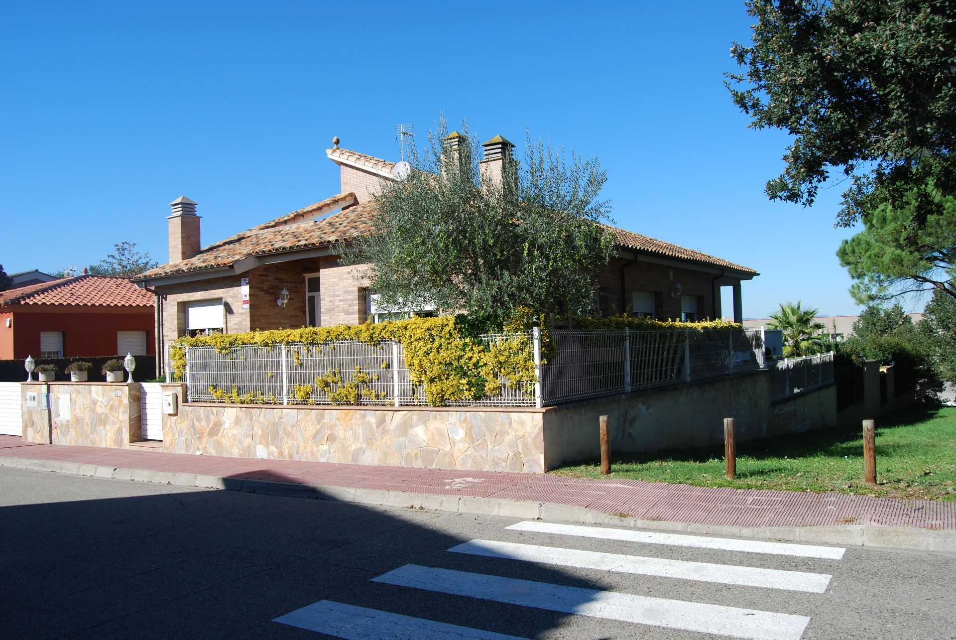 Vista exterior de Casa o xalet en venda en Riudellots de la Selva amb Aire condicionat, Calefacció i Terrassa