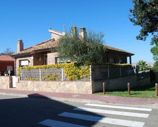 Vista exterior de Casa o xalet en venda en Riudellots de la Selva amb Aire condicionat, Terrassa i Piscina