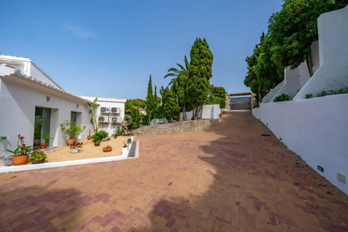 Vista exterior de Casa o xalet en venda en Jávea / Xàbia amb Aire condicionat, Calefacció i Jardí privat