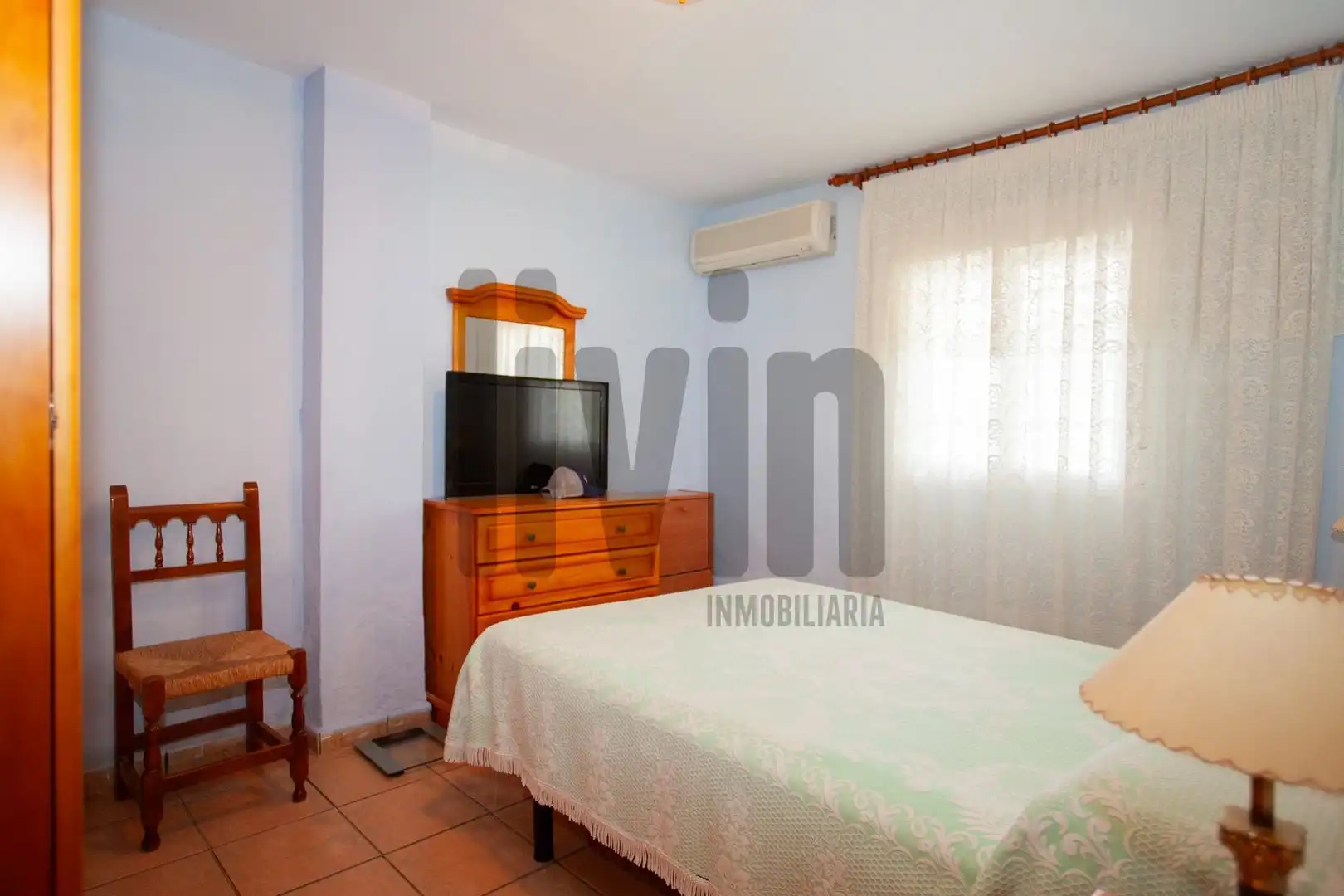 Dormitori de Casa o xalet en venda en Jaén amb Aire condicionat, Calefacció i Jardí privat