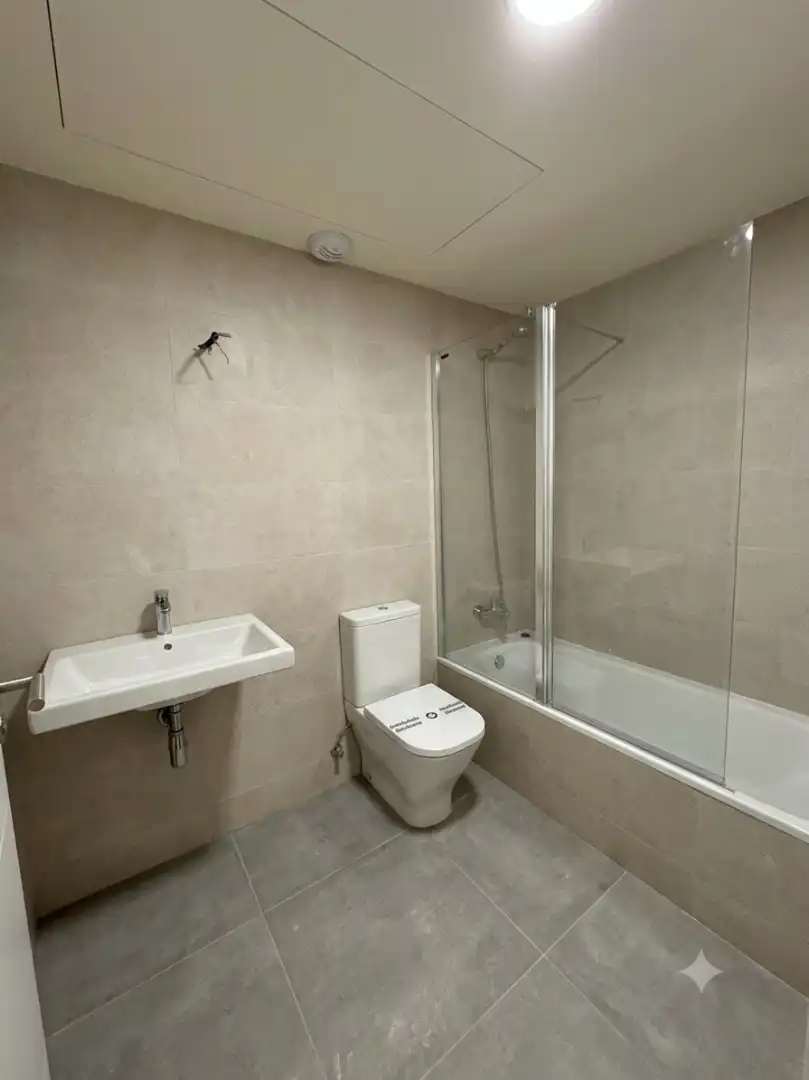 Baño de Piso de alquiler en Valencia con Aire acondicionado, Calefacción y Parquet