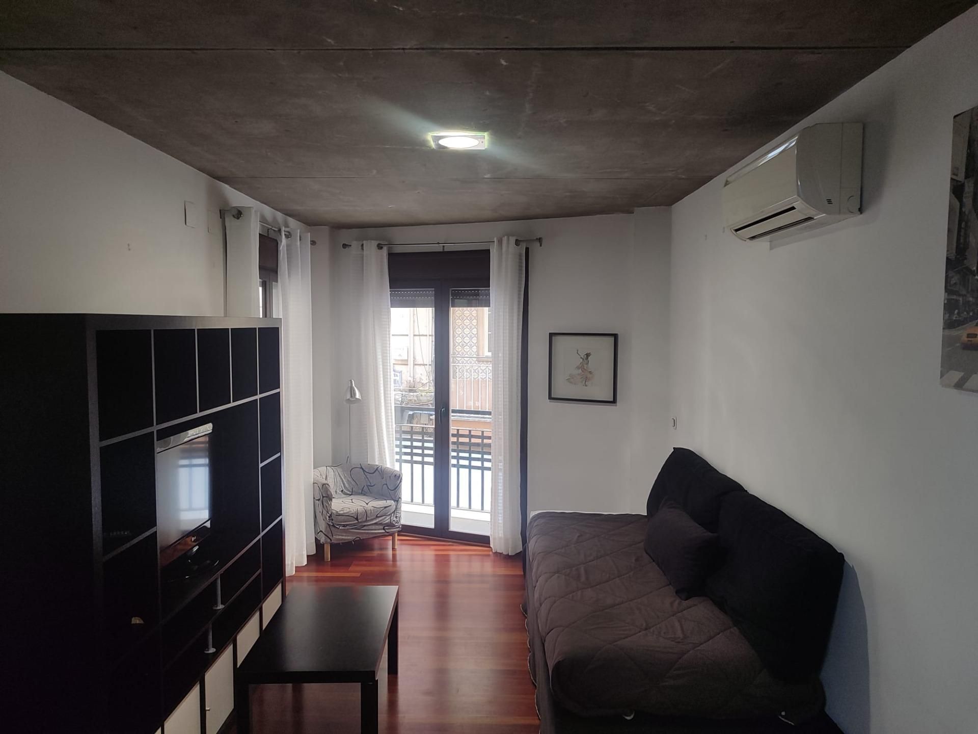 Living room of Flat to rent in  Granada Capital  with Air Conditioner, Terrace and Balcony
