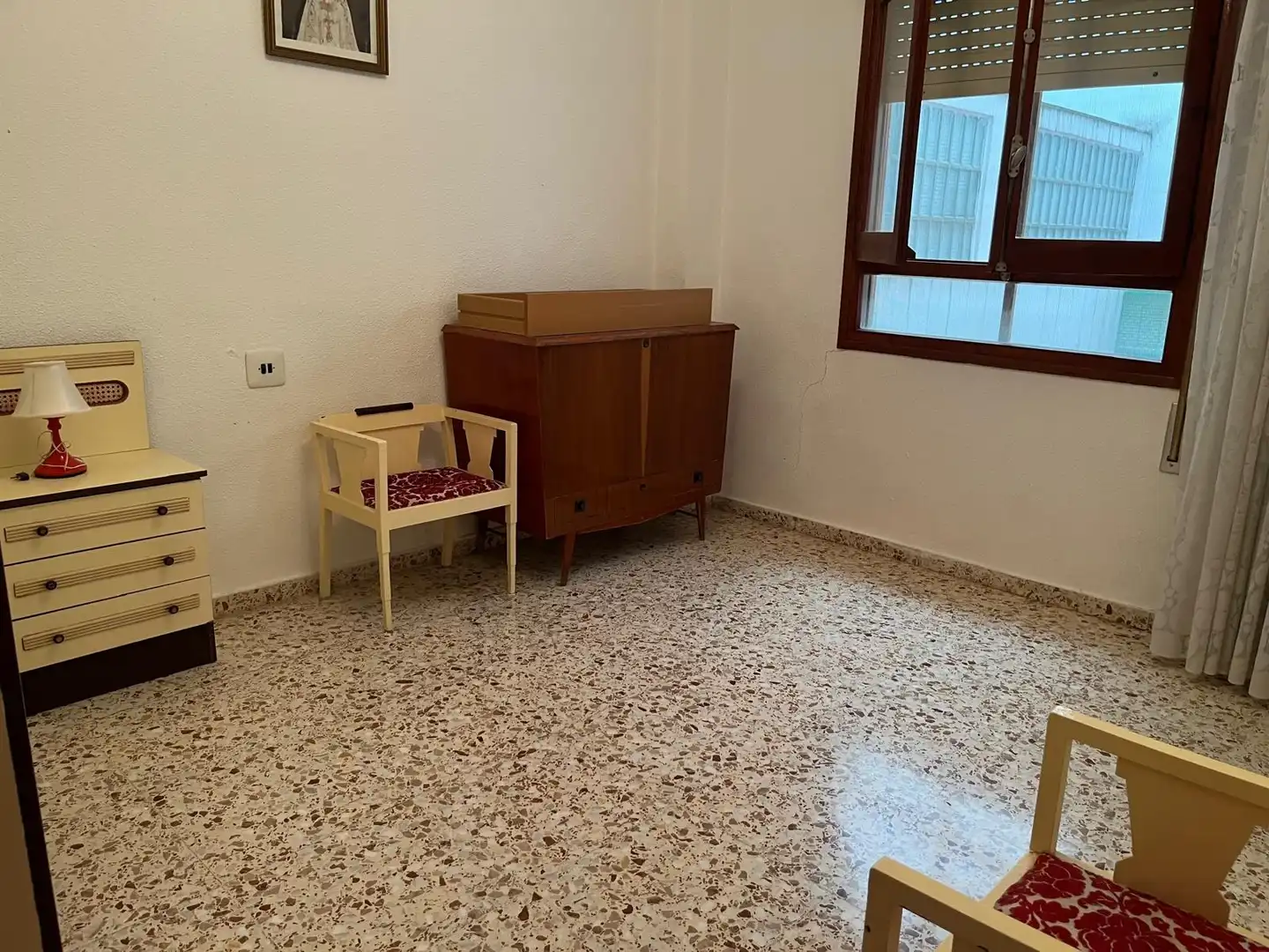 Sala d'estar de Pis en venda en Almansa amb Calefacció i Moblat