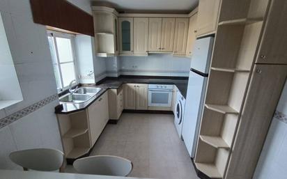 Kitchen of Flat to rent in Santiago de Compostela 