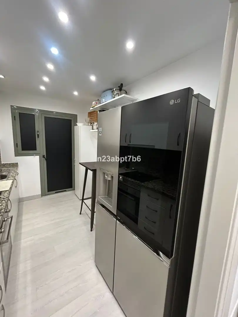 Apartamento con piscina en venta en Calle Pico Alcazaba 21, imagen 8