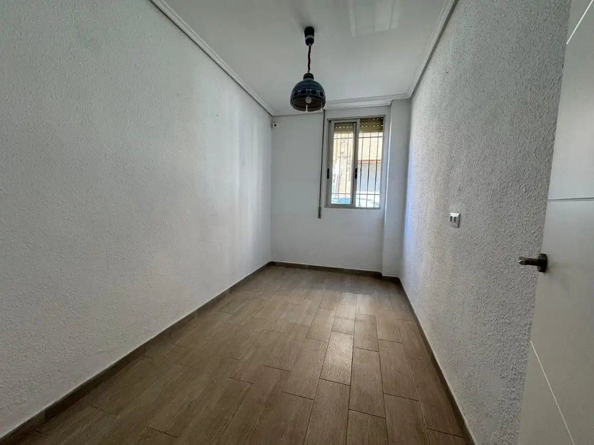 Dormitori de Casa o xalet en venda en Aldaia amb Terrassa