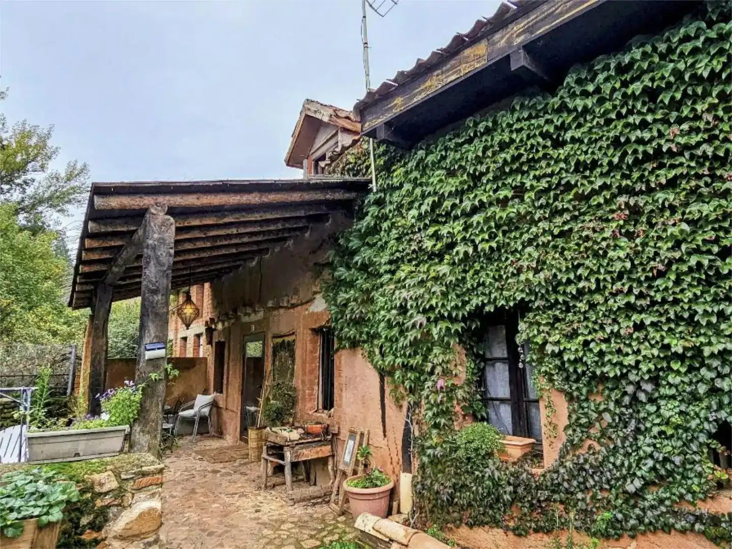 Casa adosada en venda a Fresno de Cantespino