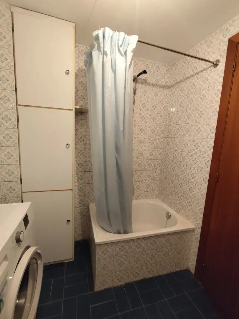 Bany de Pis en venda en Burgos amb Calefacció, Parquet i Terrassa