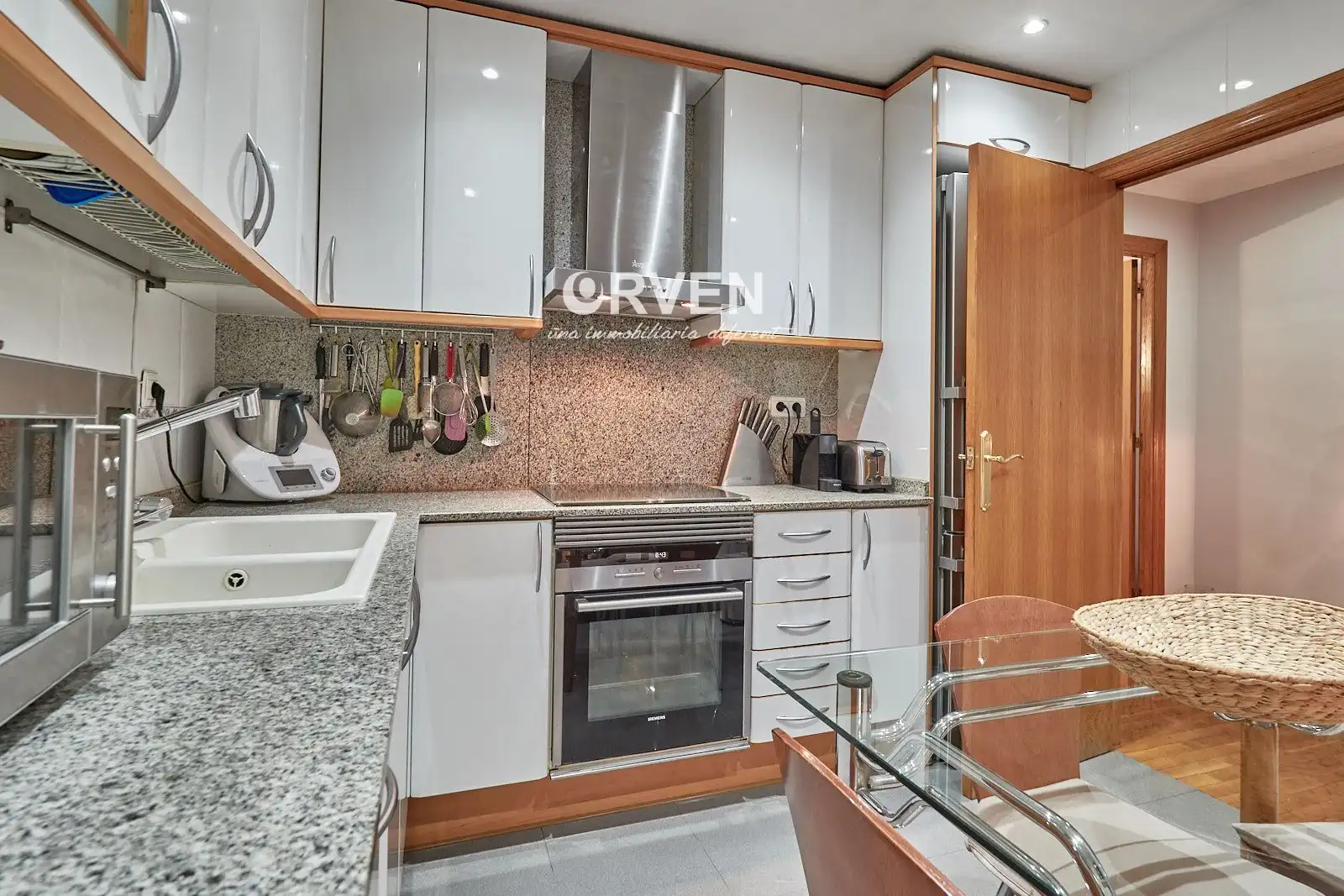Küche von Wohnung zum Verkauf in L'Hospitalet de Llobregat mit Klimaanlage, Heizung und Terrasse