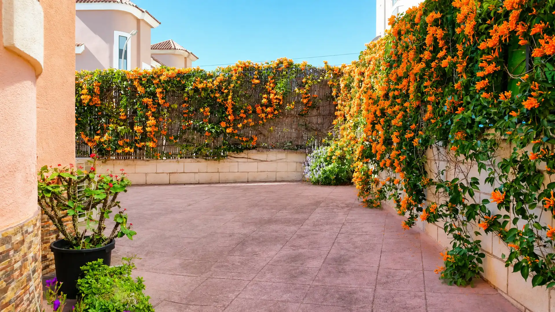 Terraza de Casa o chalet en venta en Manilva con Jardín privado, Piscina y Piscina comunitaria