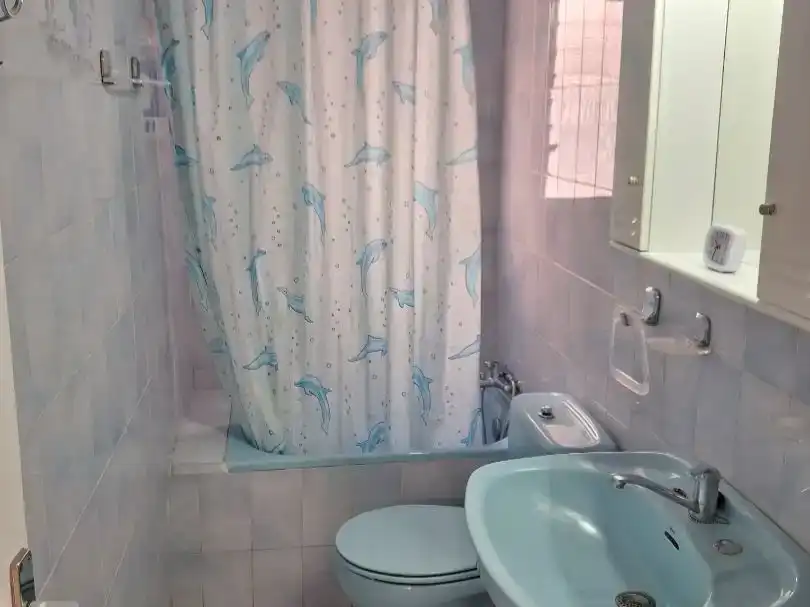 Badezimmer von Wohnung zur Miete in Alicante / Alacant mit Klimaanlage und Terrasse