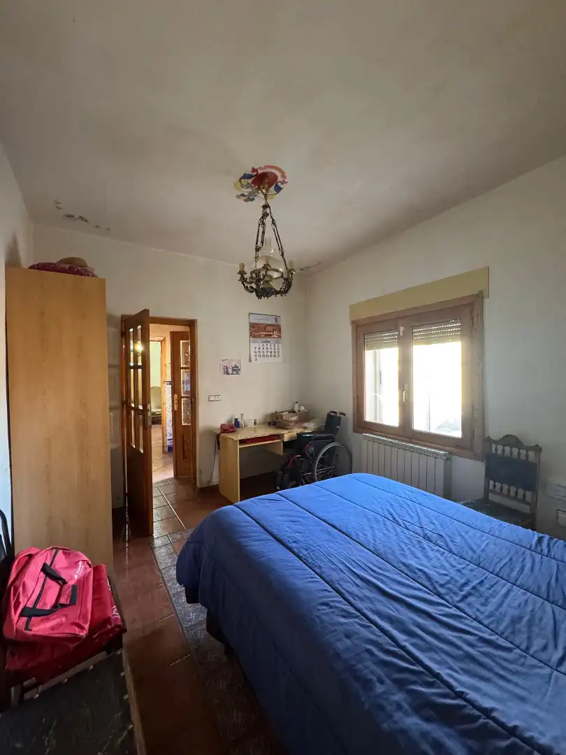 Bedroom of Country homes for sale in Barcial de la Loma  with Heating, Terrace and Storage room