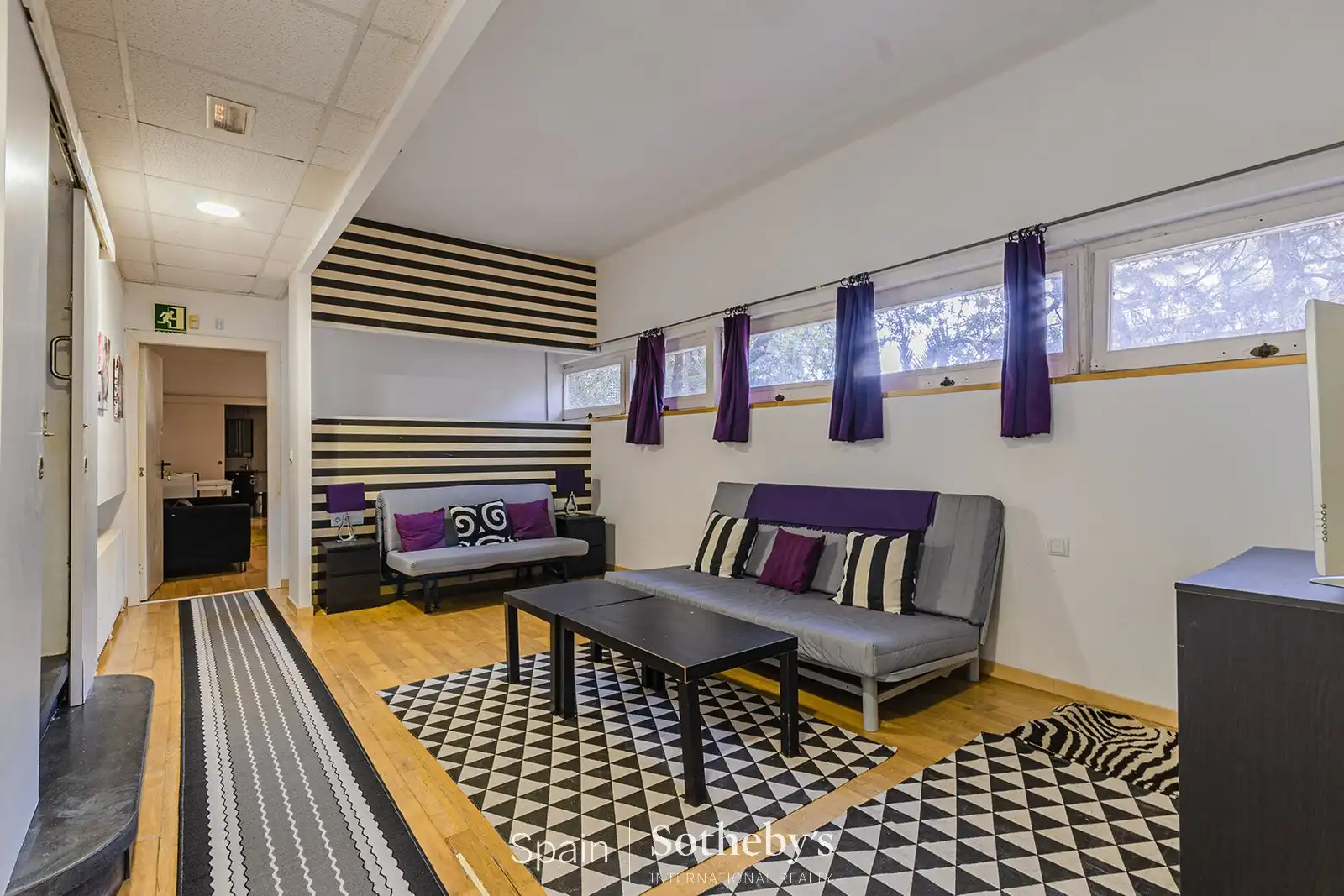 Sala d'estar de Casa o xalet en venda en Barcelona amb Aire condicionat, Calefacció i Jardí privat