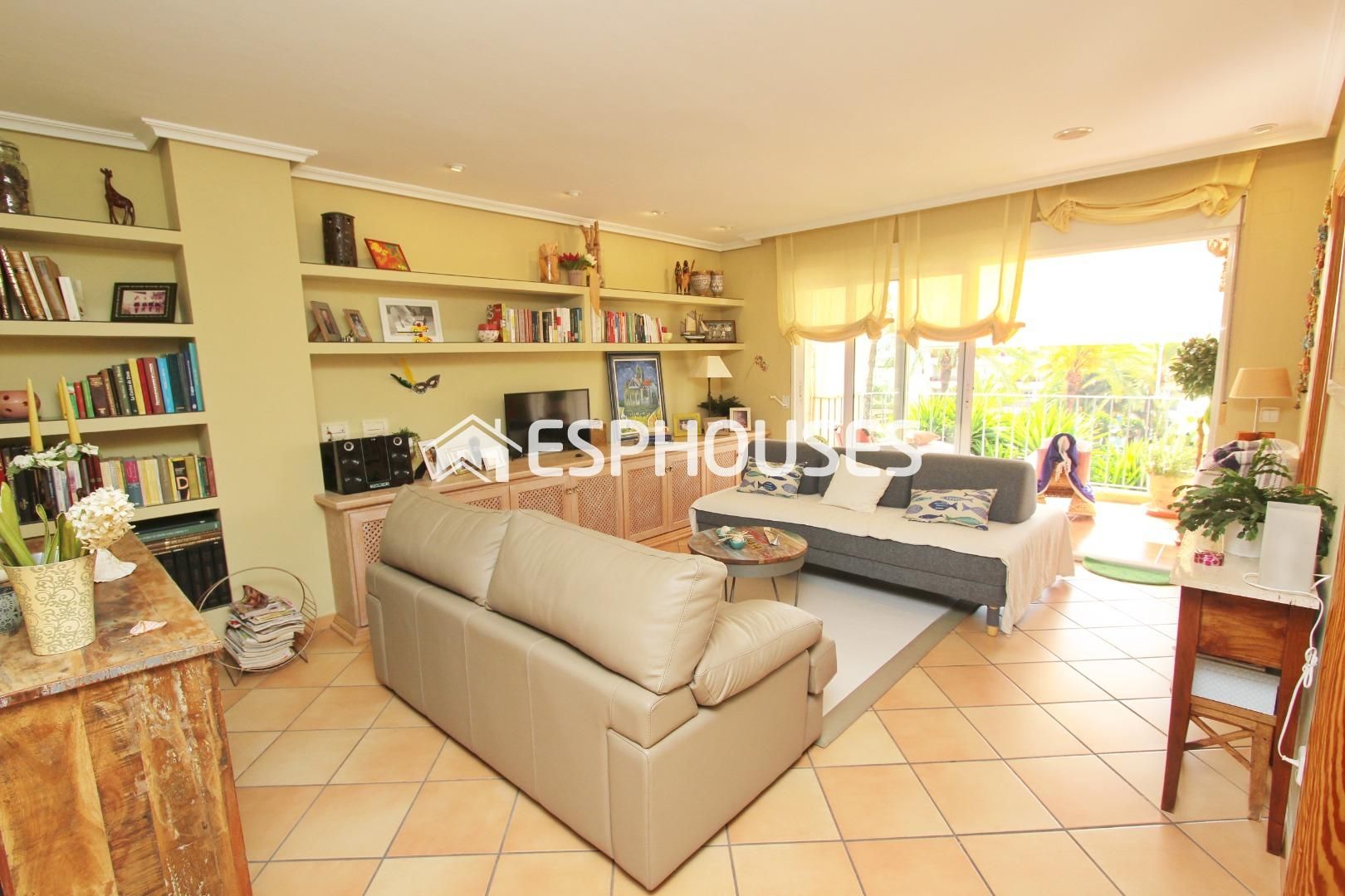 Sala de estar de Piso en venta en Altea con Aire acondicionado y Balcón