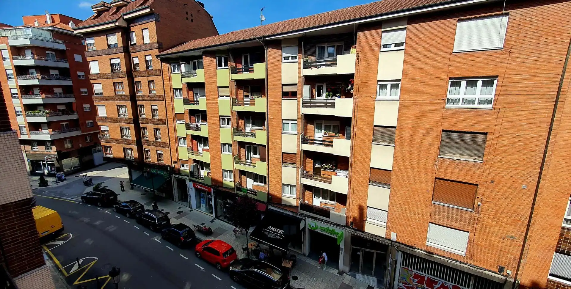 Vista exterior de Piso en venta en Oviedo  con Calefacción y Trastero