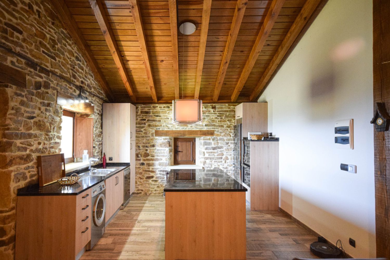 Cuina de Casa o xalet en venda en Espinosa de los Monteros amb Calefacció, Terrassa i Traster