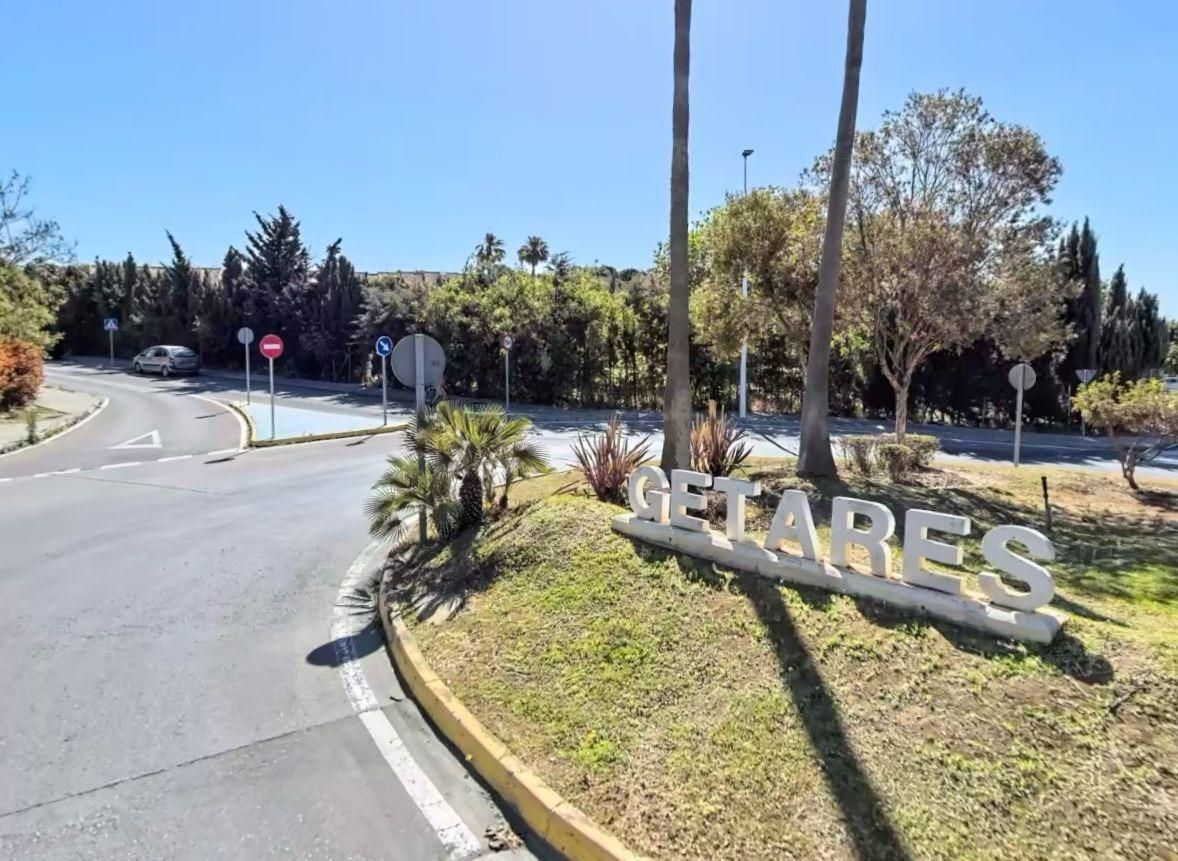 Vista exterior de Piso en venta en Algeciras con Jardín privado, Terraza y Piscina comunitaria