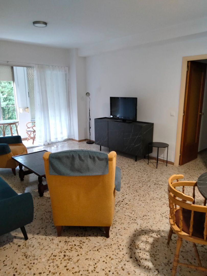 Living room of Flat to rent in Cuenca Capital  with Heating, Terrace and Furnished