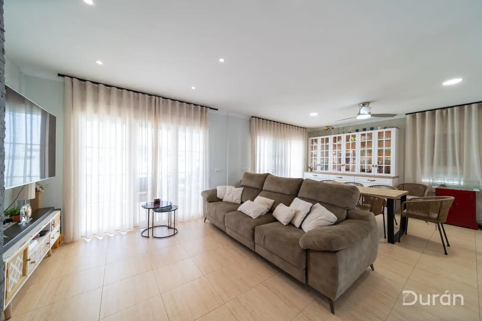 Sala de estar de Casa o chalet en venta en El Ejido con Aire acondicionado, Jardín privado y Terraza