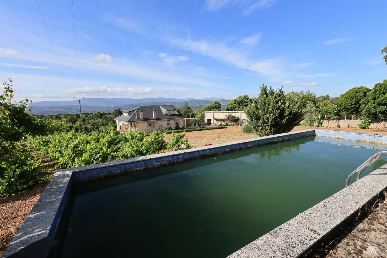 Piscina de Finca rústica en venta en Castropodame con Calefacción y Piscina