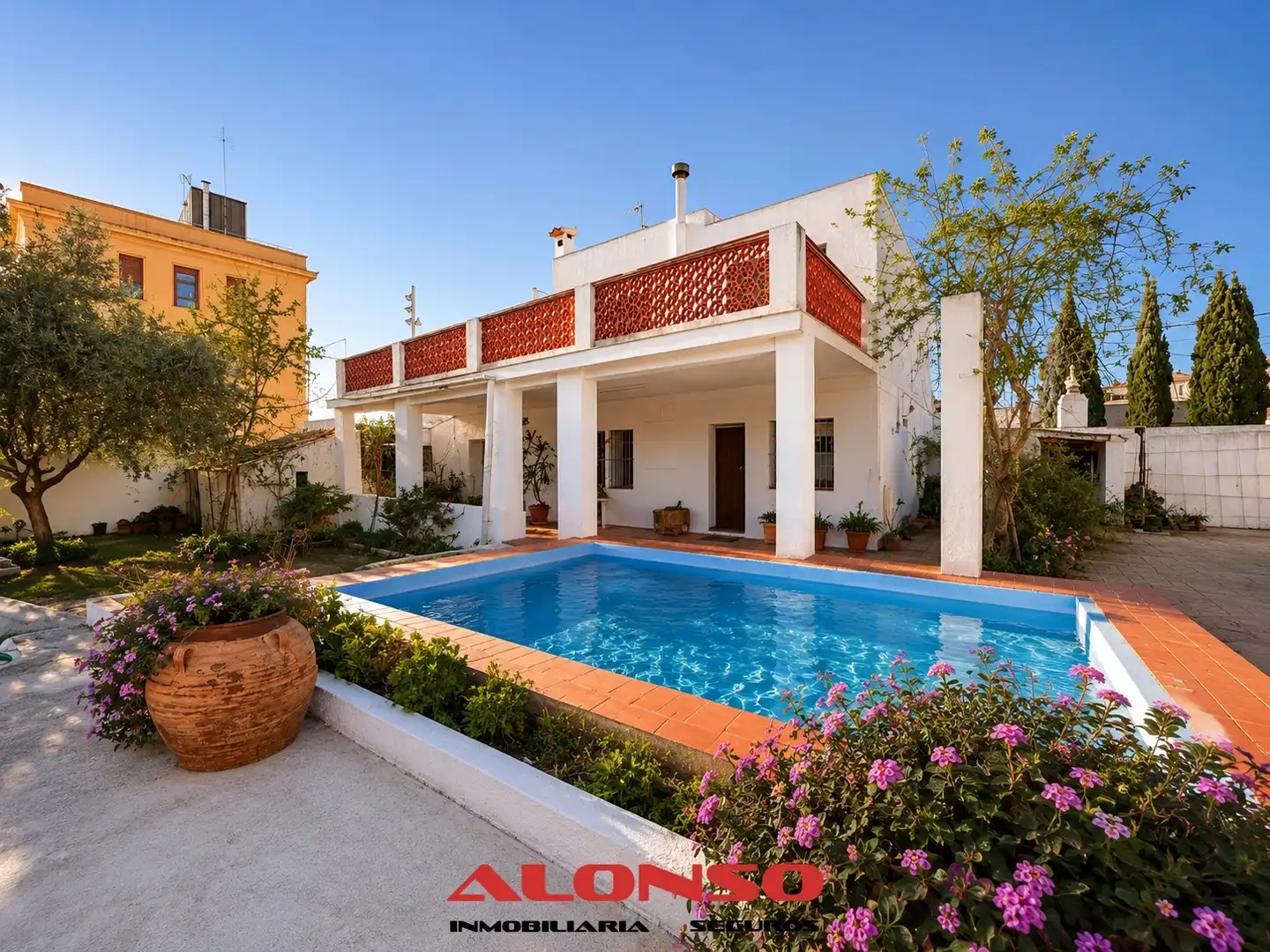 Villa mit Pool zum Verkauf in Carrer Hernán Cortés