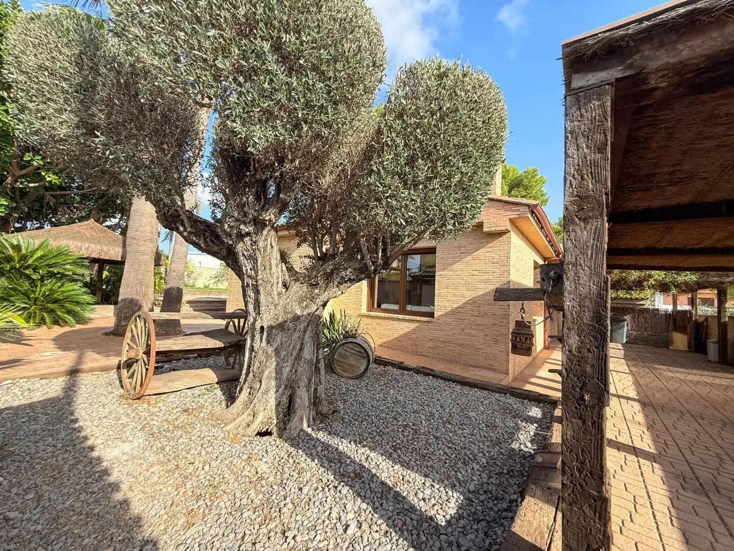 Garten von Haus oder Chalet zur Miete in San Antonio de Benagéber mit Klimaanlage, Heizung und Privatgarten