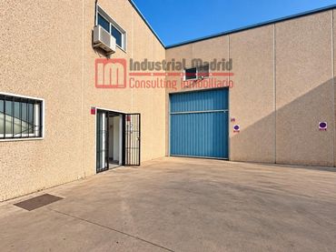 Nau industrial en venda a Loeches