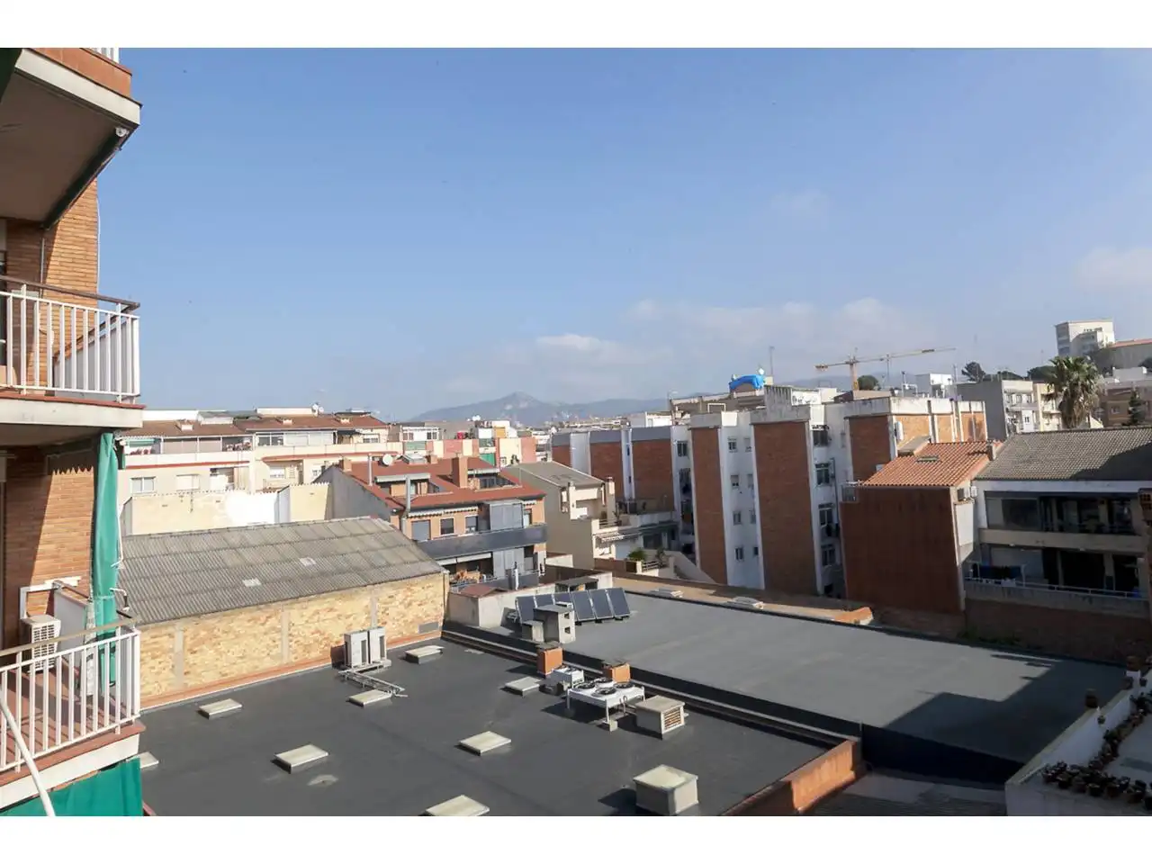 Vista exterior de Piso en venta en Sant Joan Despí
