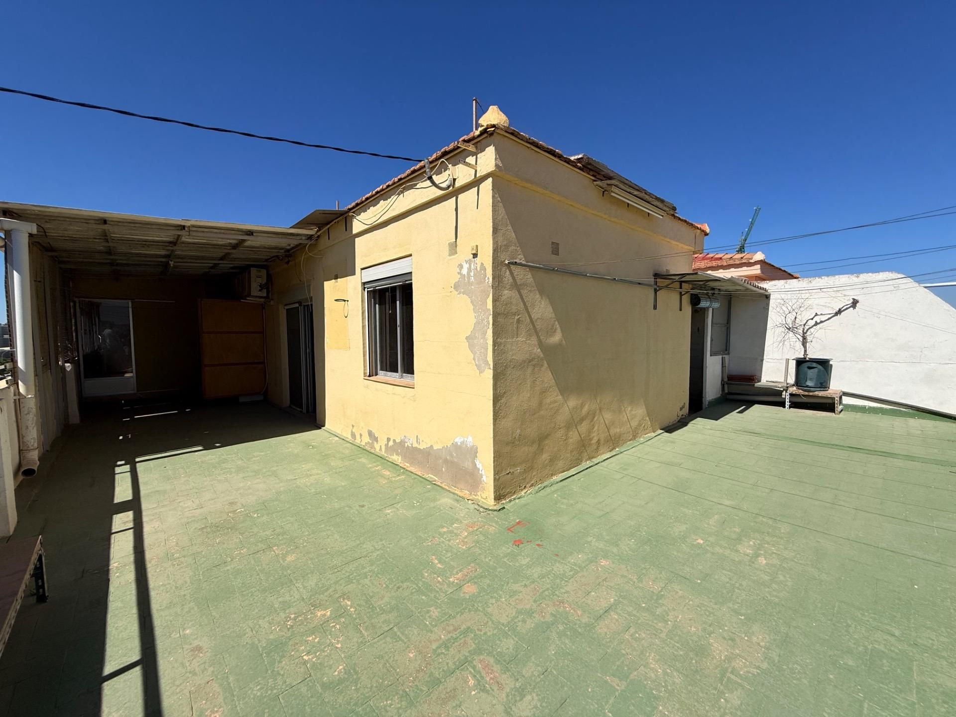 Vista exterior de Apartament en venda en Alicante / Alacant amb Terrassa i Balcó