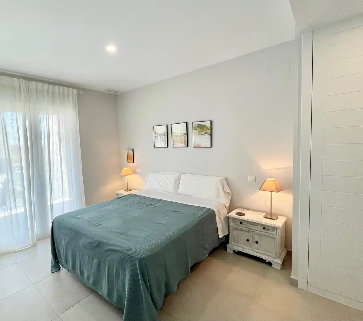 Dormitori de Apartament de lloguer en Ayamonte amb Aire condicionat, Calefacció i Jardí privat