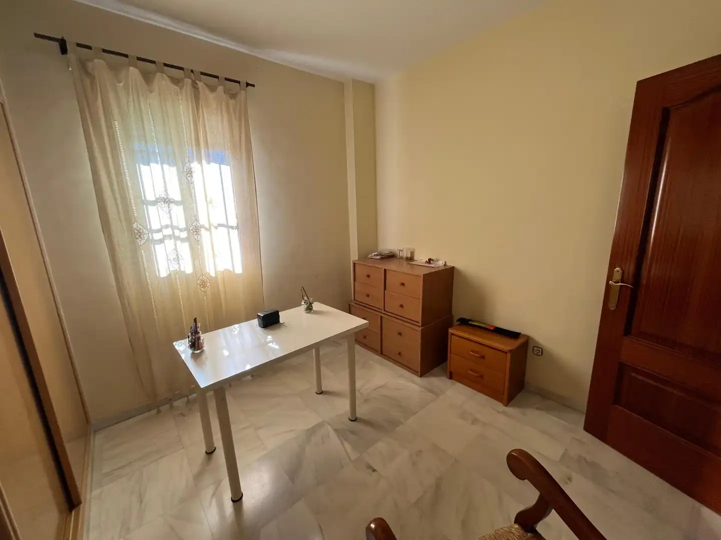 Dormitori de Casa adosada en venda en Huévar del Aljarafe amb Terrassa i Balcó
