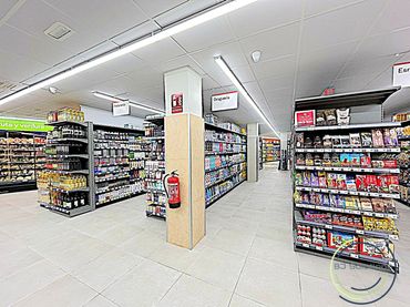 Local comercial en venda a Calassanç Marques 26