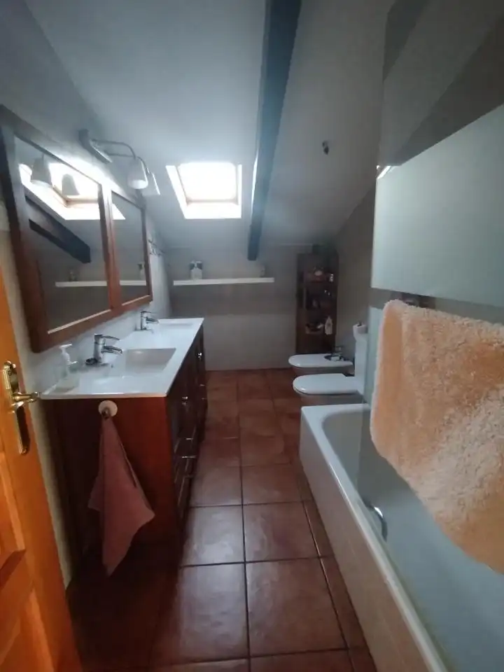 Bathroom of Houses for sale in Illescas  with Air Conditioner, Private garden and Swimming Pool
