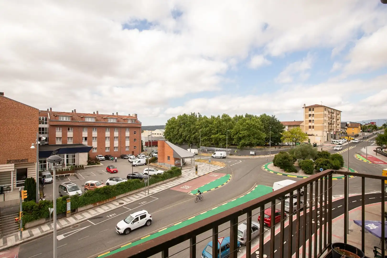 Vista exterior de Piso en venta en Orkoien con Calefacción