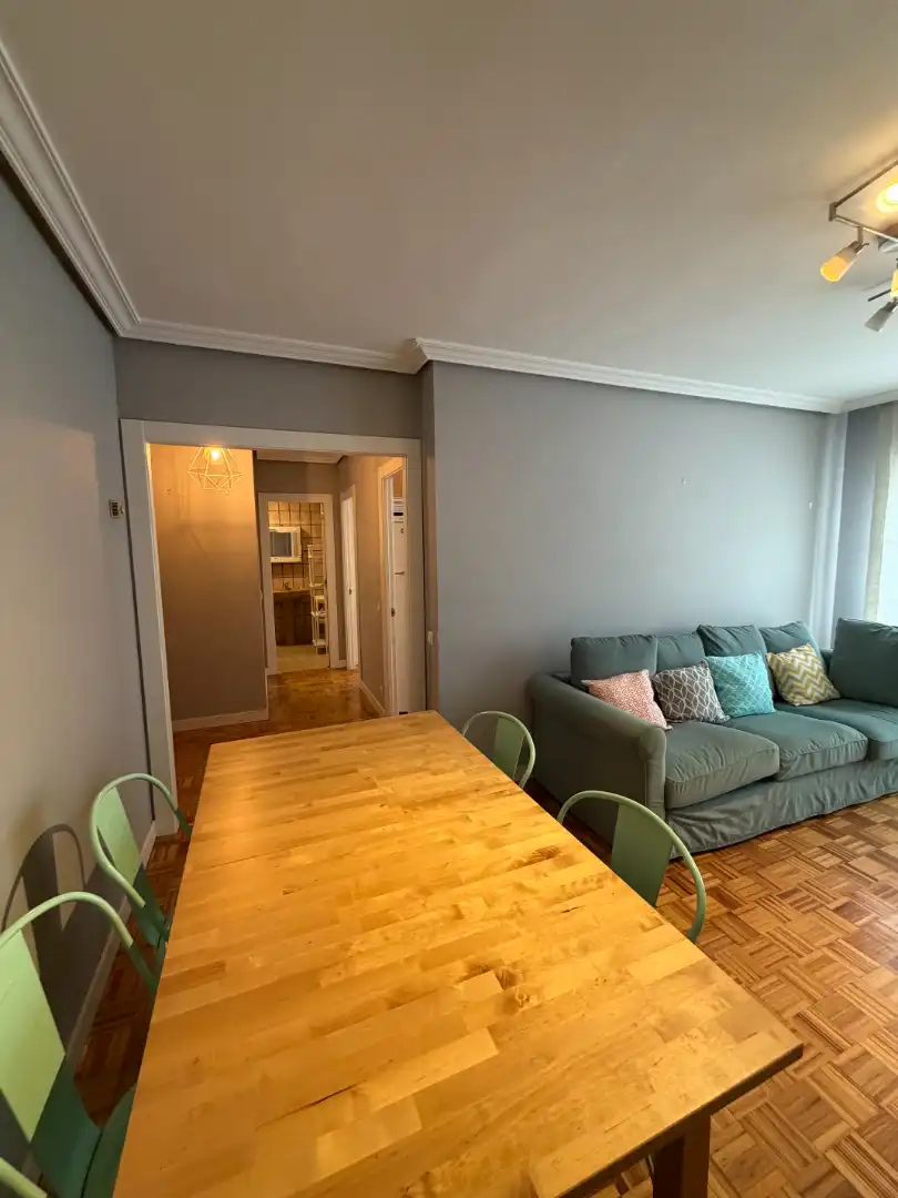 Esszimmer von Wohnung zur Miete in Oviedo  mit Heizung, Parkett und Abstellraum