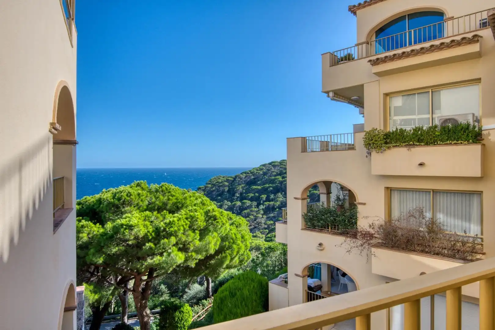 Vista exterior de Pis en venda en Sant Feliu de Guíxols amb Aire condicionat, Calefacció i Balcó